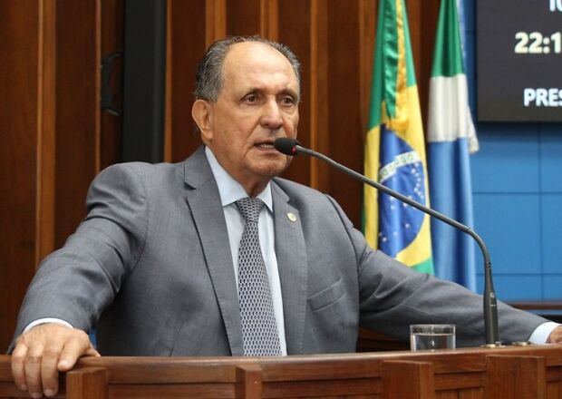 Zé Teixeira critica ratificação de imóvel rural em faixa de fronteira