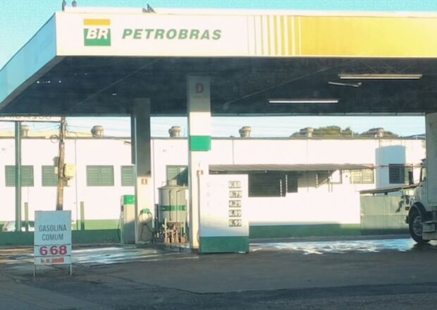 Pesquisa mostra combustíveis com preços em queda