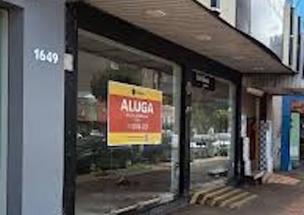 Dourados fechou 100 empresas em julho