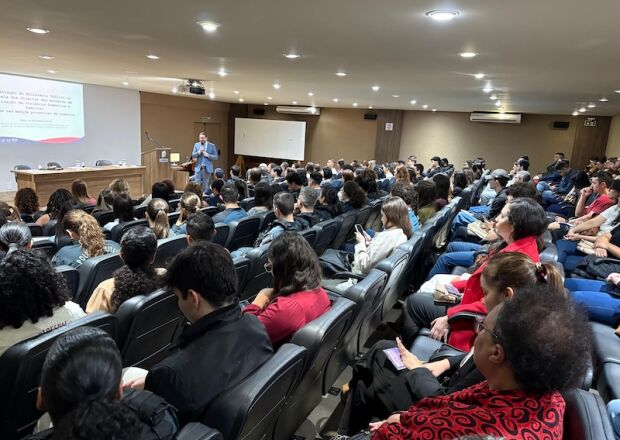 Encontro na Unigran debate 20 anos da Lei Maria da Penha