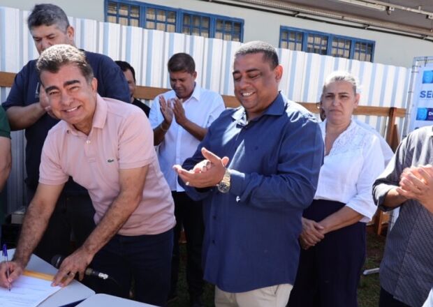 Marçal entrega três novas salas de aula em bairro
