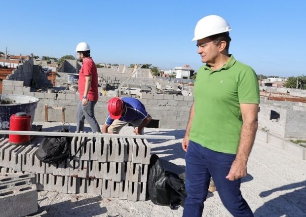 Dourados garante obras e salários em dia