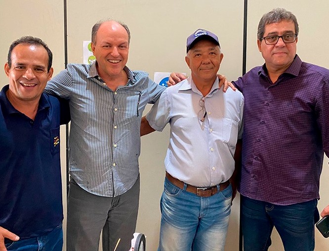 Cemar Arnal recepcionou Junior Mochi em agenda no Município