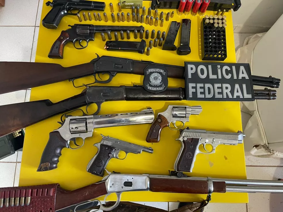 Entre as armas do colecionador, havia algumas sem registro, e por isso ele foi preso 
