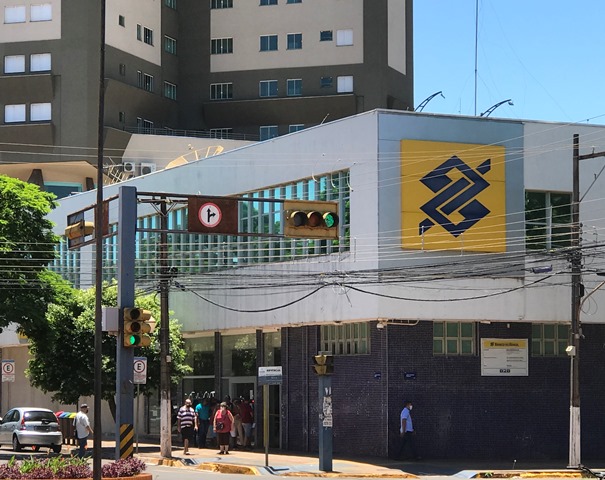 Em datas de feriado nacional bancos não terão expediente