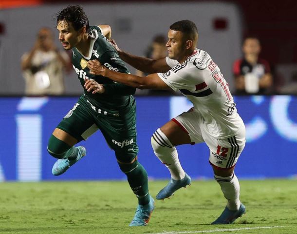 Com vantagem do meio de semana, São Paulo sonha com título