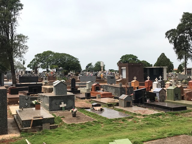Cemitérios lotados motivam proposta apresentada por Laudir Munaretto