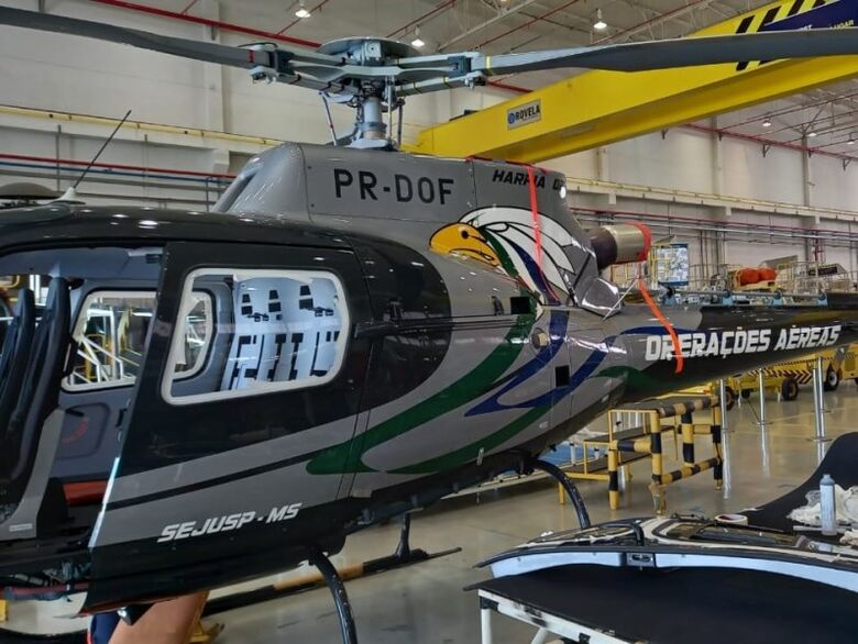 Aeronave, com a marca da Águia da Fronteira, está no pátio da Sejusp