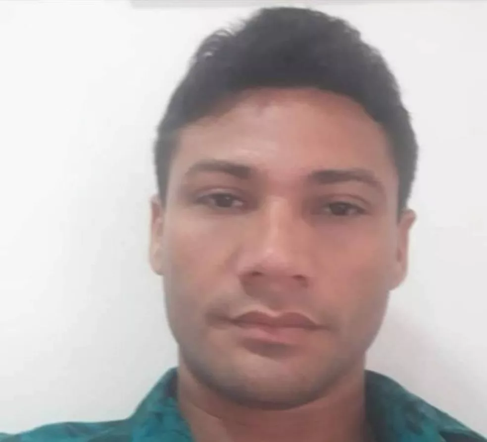 João José Furtado Nunes, de 32 anos suspeito de matar a facadas a namorada e filho dela