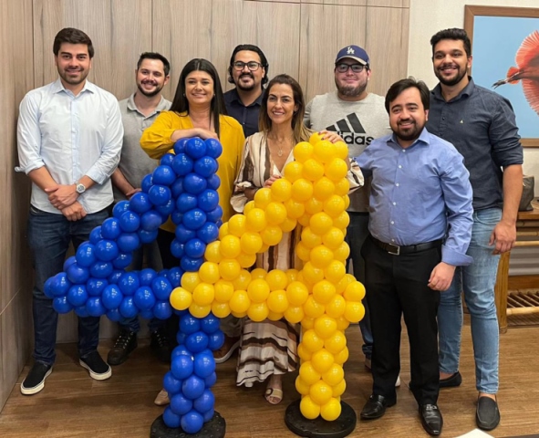 Rose e Soraya com os membros da Juventude do partido 