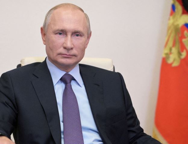 Putin é acusado de aplicar calote histórico nas contas do País