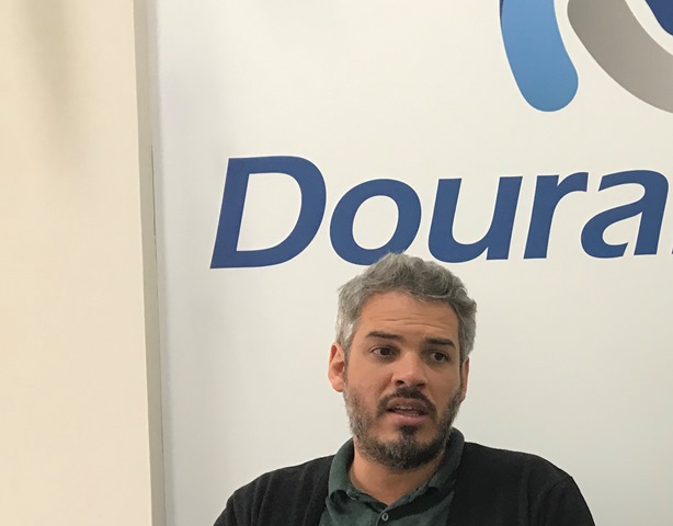 Professor Tiago Botelho, em visita ao Douranews