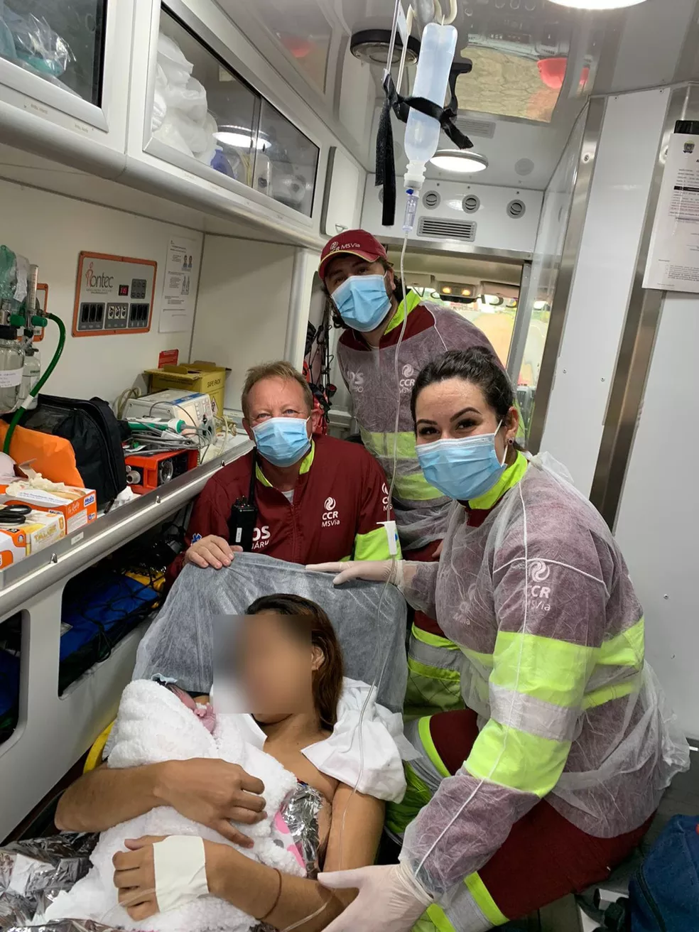 Mulher dá à luz dentro do carro às margens de rodovia federal em MS
