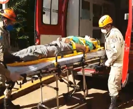 Motociclista ainda foi conduzido pelos Bombeiros ao Hospital da Vida