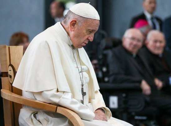 Papa Francisco dá sinais de cansaço e resignação