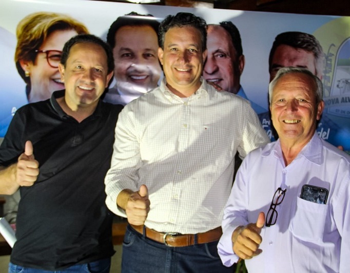 Waltinho Carneiro debate política regional em Nova Alvorada