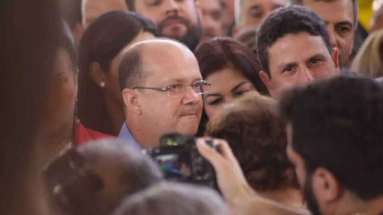 Barbosinha foi oficializado como vice de Riedel 