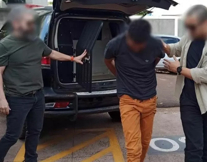 Jovem de 21 anos preso sob suspeita de assassinato