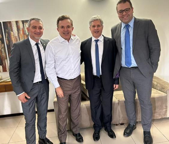 Com Vander Loubet, ministro Paulo Teixeira e Edegar Pretto