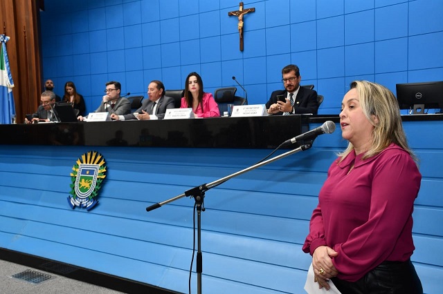 Mais um projeto de Lia para beneficiar mulheres