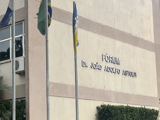 Juíza condena estudante a indenizar médico agredido