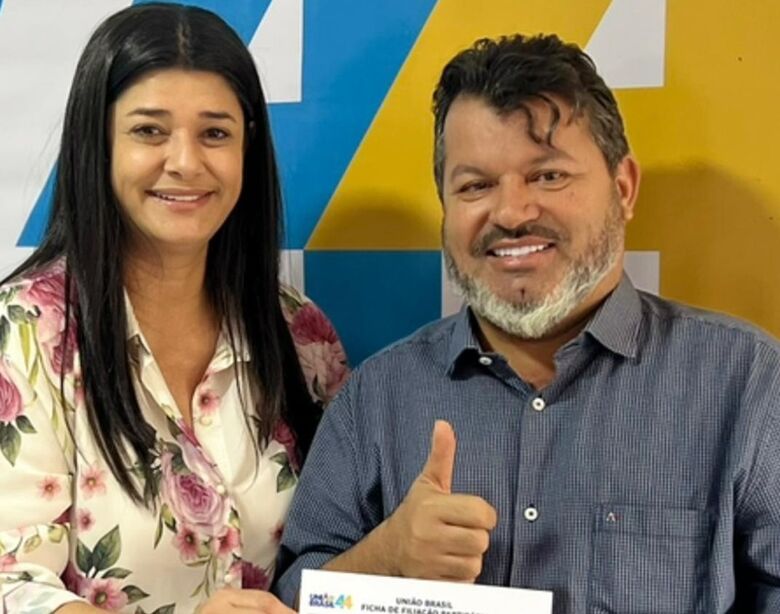 Rose Modesto abona filiação de Carlos ao União