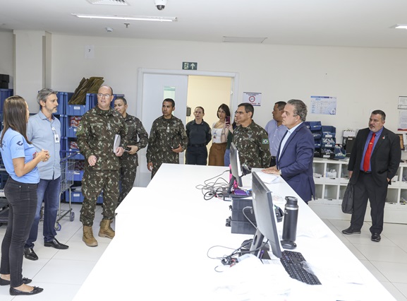 Equipe do Hospital das Forças Armadas no Hospital Cassems