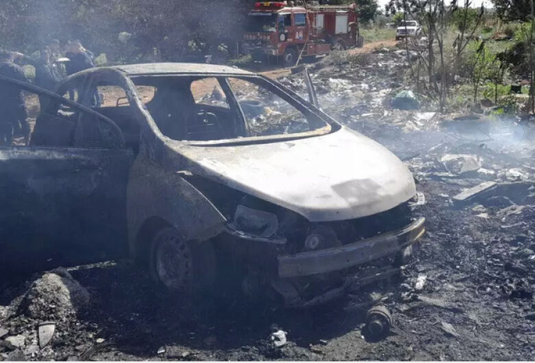  Carro da vítima foi incendiado após o assassinato