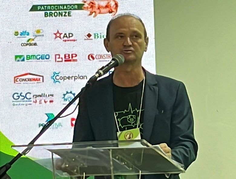Presidente da Asumas, Milton Bigatão, aborda temas cruciais para o sucesso na suinocultura