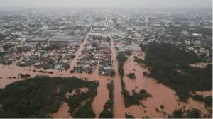 As chuvas também provocam danos e alterações no tráfego nas rodovias estaduais gaúchas