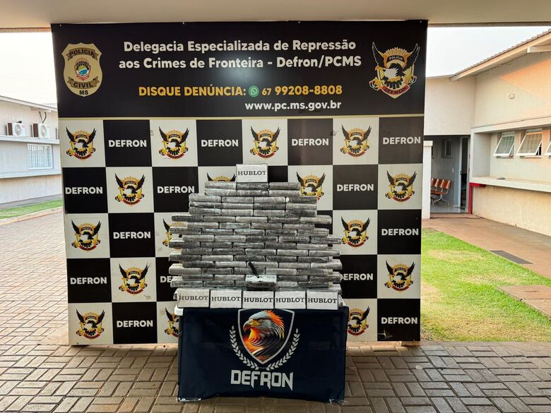 Os entorpecentes estavam divididos em 94 tabletes