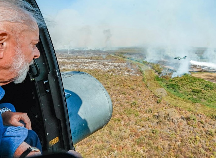 Lula contempla situação de devastação no Pantanal