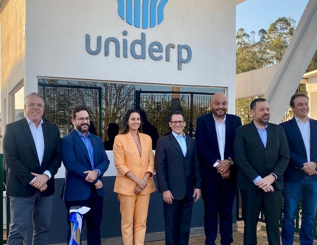 Autoridades prestigiam Medicina da Uniderp na fronteira