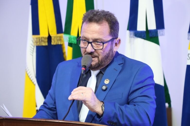 Vereador apresentou requerimentos nas sessões de segunda-feira