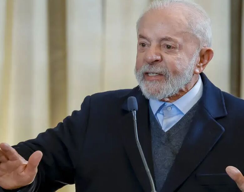 Lula diz que Governo investiga caso dos aposentados  
