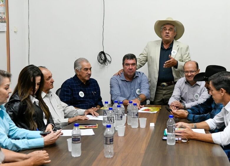 Gino recepcionou governador e lideranças regionais
