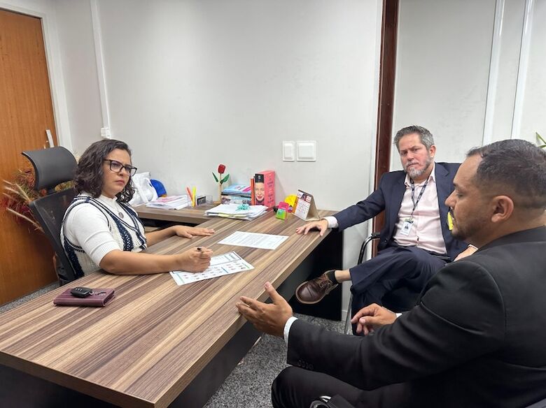 Deputada Gleice, com Wilson Brum e Leandro Afonso, do COREN