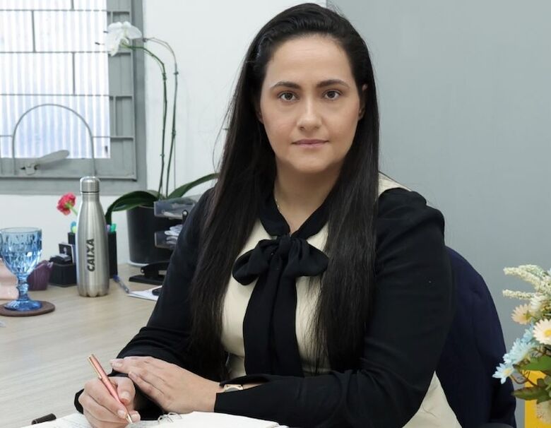 Secretária Suellen anuncia sistema digital também para taxa do lixo