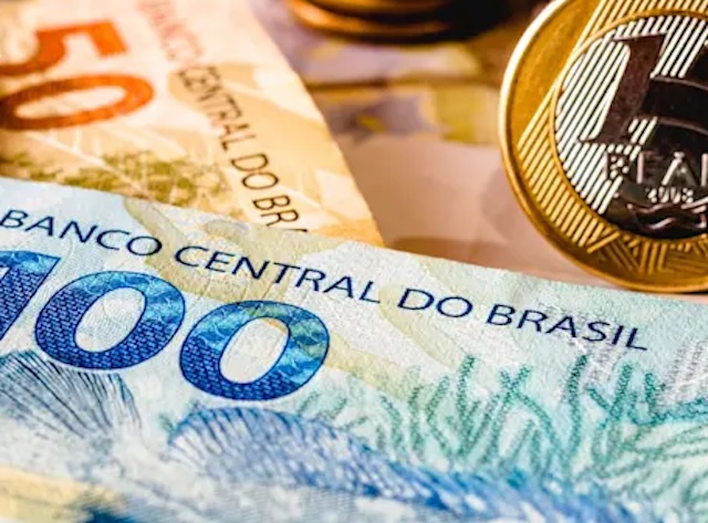 R$ 1.621 é o valor do salário mínimo deste ano