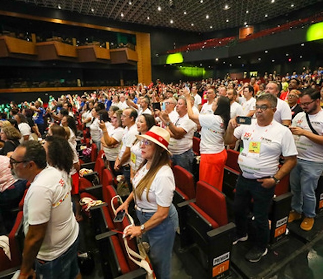 Congresso em Brasília reúne educadores do país