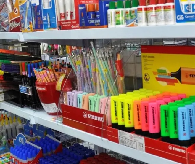 Pais devem ficar atentos na compra do material escolar