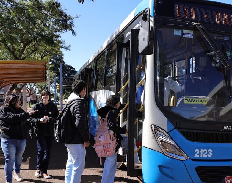 Agetran orienta sobre cadastramento para uso do passe