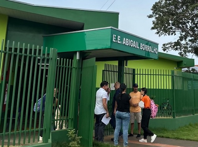 Em Dourados, Riedel visita escola integralmente restaurada