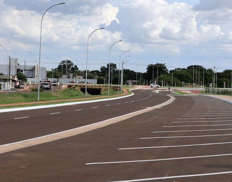 Obra abre novo corredor de ligação em Dourados
