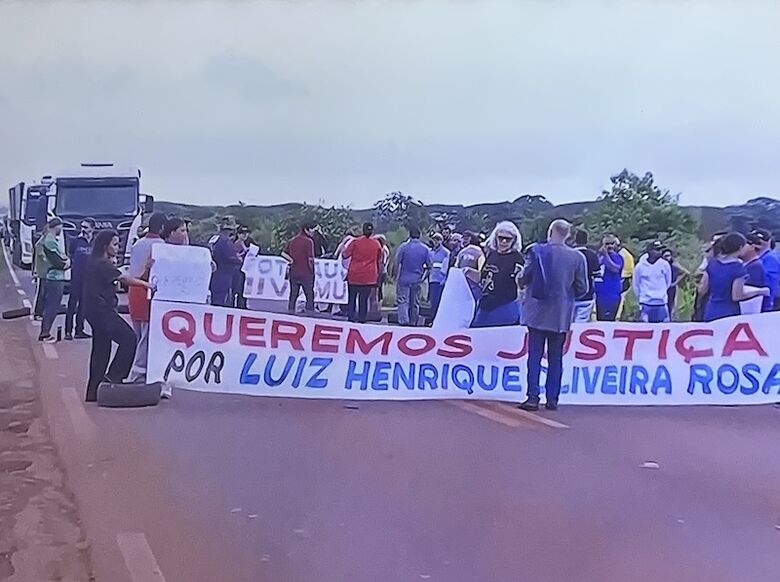 Faixa lembra do último acidente com morte na rodovia