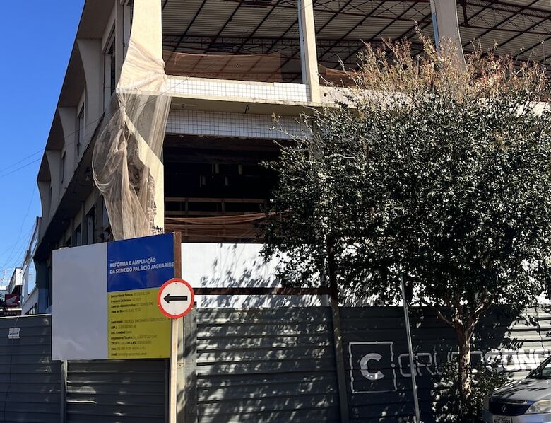 Obra pública continua suspensa no centro de Dourados