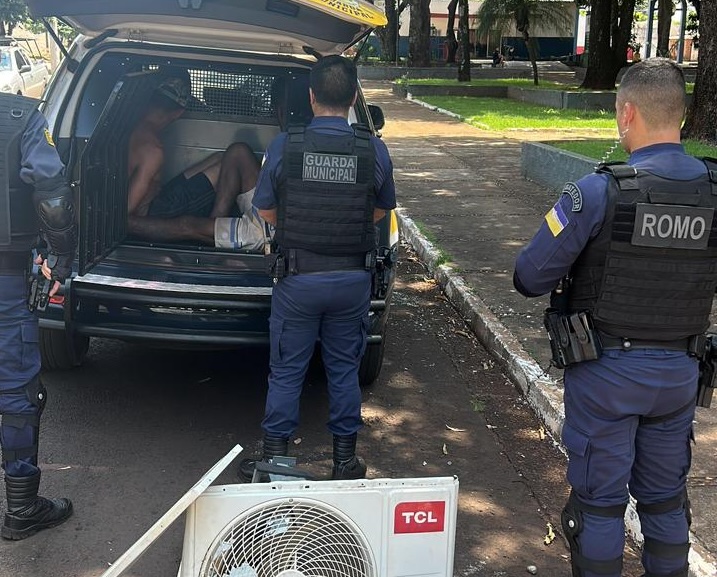 Guarda prende dois e recupera aparelho de ar condicionado