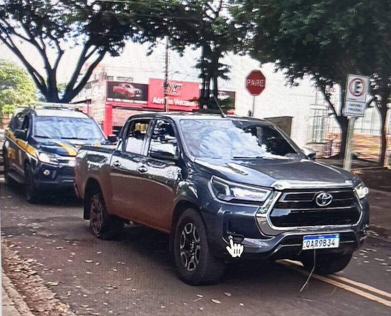 Caminhonete com maconha é conduzida à delegacia da PRF
