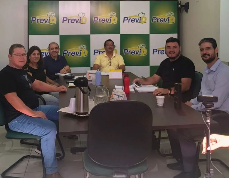 Reunião dos membros do comitê de investimentos do PreviD