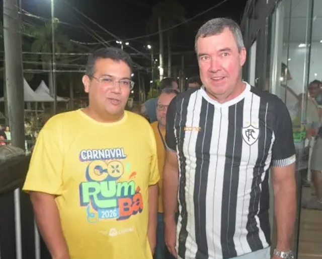 Riedel, com o prefeito Daniel Alves, no carnaval de Corumbá